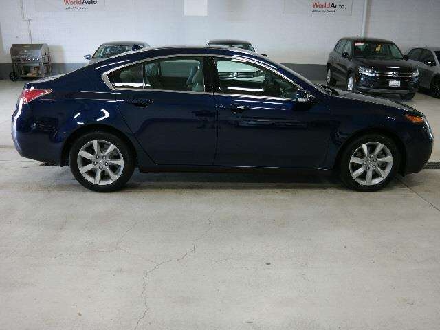 2017 Volkswagen Passat 1.8T R-Line 4dr Sedan